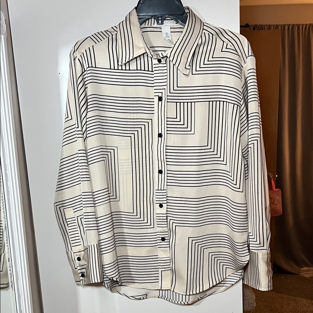 H&M Black and Cream Geometric Blouse